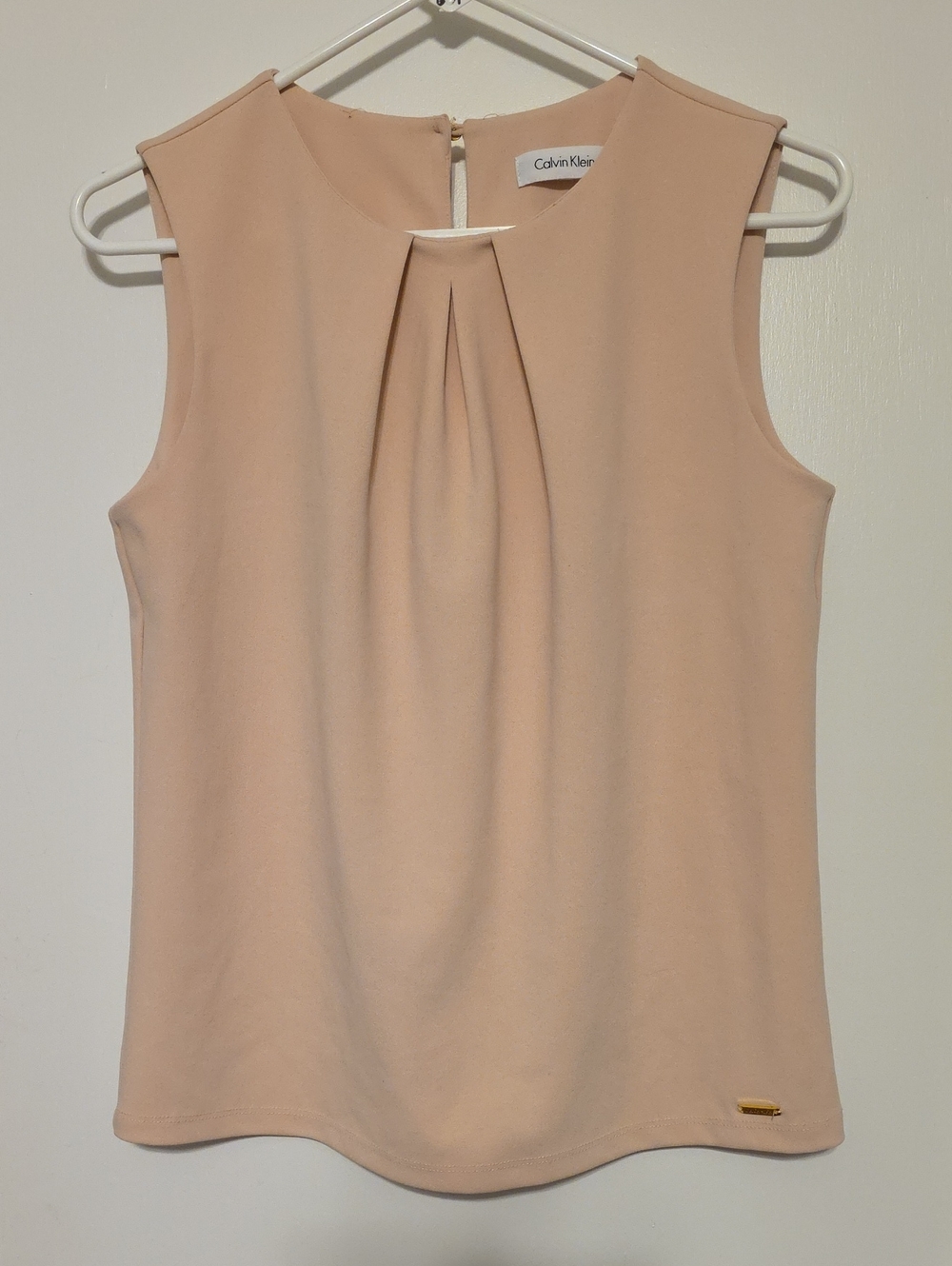 Calvin Klein Sleeveless Pleat-Front Top— Blush Pink